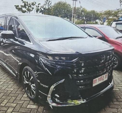Sudah Terbeli Alphard Mewah Rp1,7 Miliar, Wali kota dan Eks Pj Walikota Pekanbaru Saling Mengelak