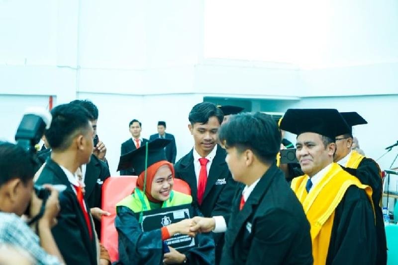 Viral Mahasiswi UIN Wisuda di Atas Bed Rumah Sakit