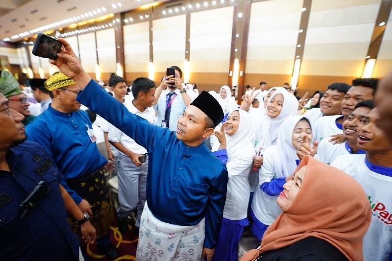 Gubernur Riau Dorong Budaya Menabung dan Paham Finansial di Kalangan Pelajar Riau