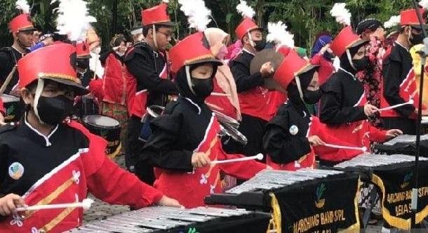 Menggema, Marching Band Disabilitas Netra Bekasi Saat Upacara HUT RI di Kemensos RI