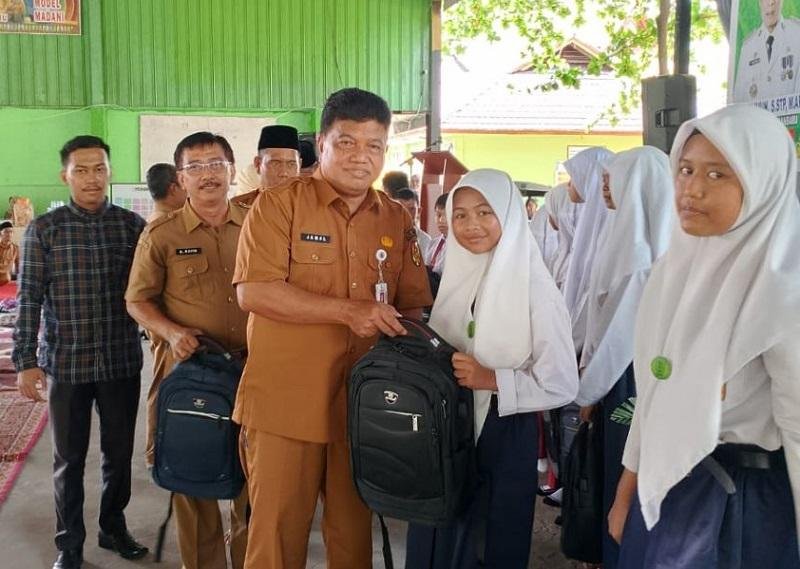 Pemko Pekanbaru Siapkan Bantuan 2 Ribu Paket Perlengkapan Sekolah untuk SD dan SMP
