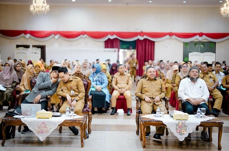 Gubernur Riau: Kecerdasan Akademik Tak Cukup, Butuh Digabungkan Pendidikan Emosional dan Spiritual