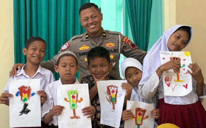 Peduli Peserta Didik Inklusi, Satlantas Polres Pekalongan Ajarkan Tertib Lalu Lintas