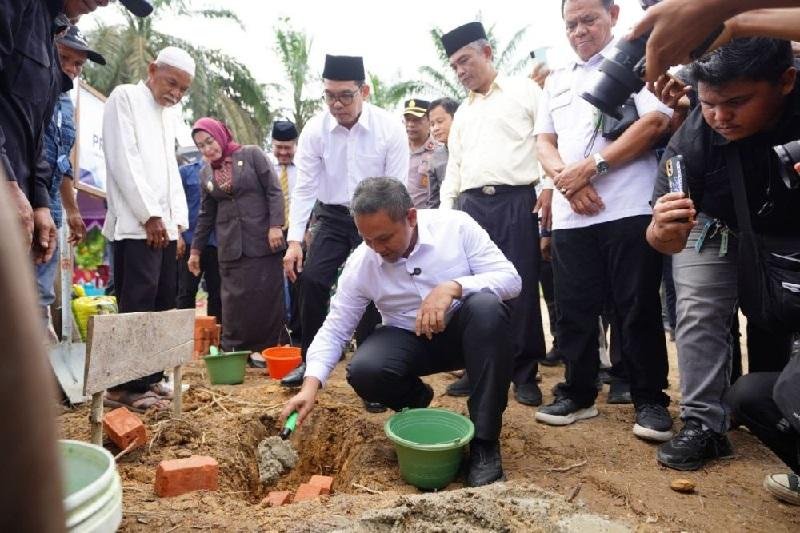 Gubernur Riau Lobi ke Kemendikdasmen, Pembangunan SMAN 3 Kemuning Inhil Dimulai