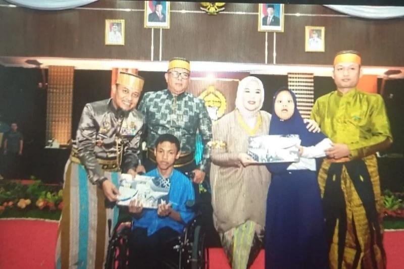 902 Disabilitas Peroleh Tabungan Pendidikan dari Gubernur Sulawesi Selatan