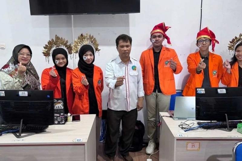 Lima Mahasiswa Ini Ciptakan Teknologi AI Bantu Tunarungu Berkomunikasi