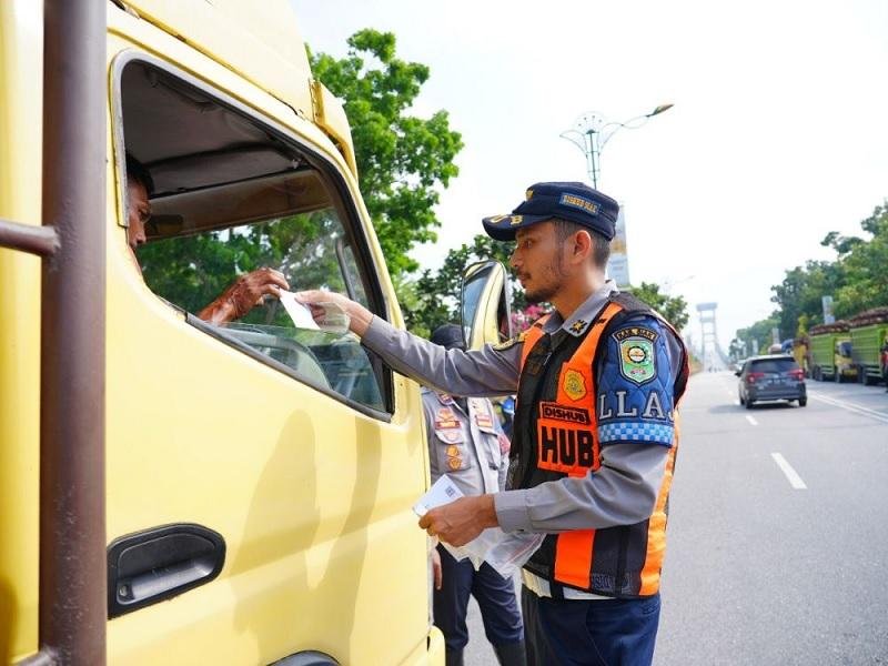 Jamin Keselamatan Pelajar ke Sekolah, Bupati Siak Larang Truk Sawit Melintas Saat Pagi Hari