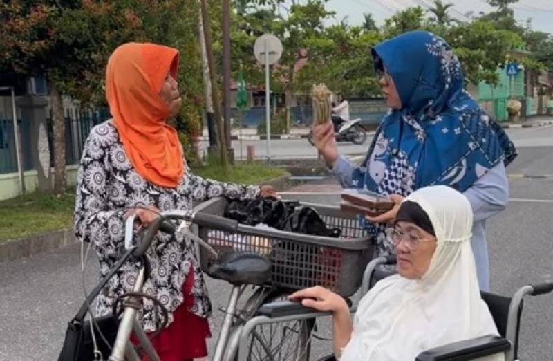 Doa Ibu di Kursi Roda, Senja yang Menguatkan Seorang Bupati Siak