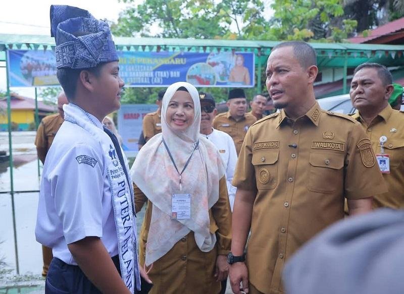 Ringankan Beban Masyarakat, Pemko Pekanbaru Alokasikan Rp13 M Seragam Sekolah Gratis