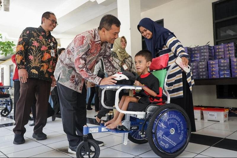 Bahagia, 181 Kursi Roda Adaptif Disalurkan ke Penyandang Disabilitas di Jateng