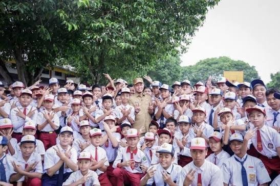 Siswa SD dan SMP Negeri serta Swasta Pilihan di Pekanbaru Dapatkan Seragam Gratis Pemko Pekanbaru