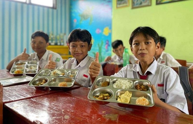 Kabut Asap di Riau Mulai Hilang, Siswa Kembali Sekolah dan MBG Kembali Disalurkan
