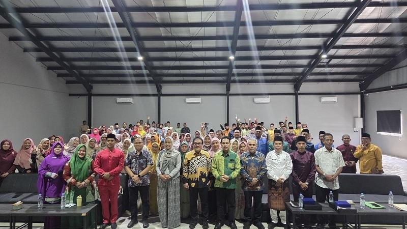 Kemendikdasmen, DPR RI, Prof Junaidi Berikan Bimtek Revitalisasi Sekolah pada 100 Kepsek di Rohil