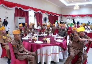 Bahagia, 347 Veteran dan Janda Veteran Terima Sagu Hati dari Gubernur Riau