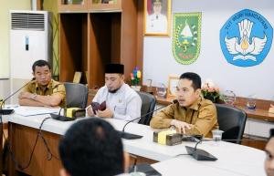 87.600 Siswa Akan Terima Seragam Gratis Pemprov Riau, Termasuk Siswa SLB Negeri