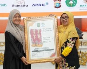Wujud Peduli Disabilitas, Humaira Community Serahkan Anugerah Corak Batik SLB Terbaik se-Riau 2025