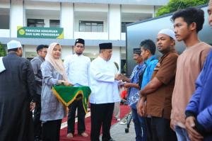 Ramadhan Berkah, Plt Gubernur Riau Santuni 1.500 Duafa di Kampus UMRI