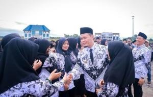 Pemko Pekanbaru Salurkan Insentif Ramadhan 2.401 Guru dan Tenaga Pendidik