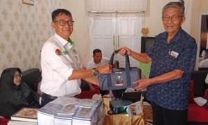 Terus Berbagi, 4 Sekolah di Pekanbaru Terima 400 Buku Yasin yang Disalurkan KWQ