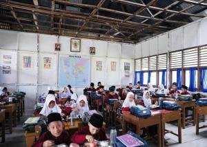 Komen Guru di Medsos IG Milik Wapres Gibran, Saat ke Riau Datangi Langsung SDN 016 Rohil yang Rusak