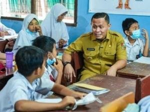 Pertimbangkan Kesehatan Anak, Hari Ini Walikota Pekanbaru Kembali Terapkan Sekolah Daring